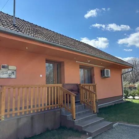 Apartment Barackvirag-vendeghaz *